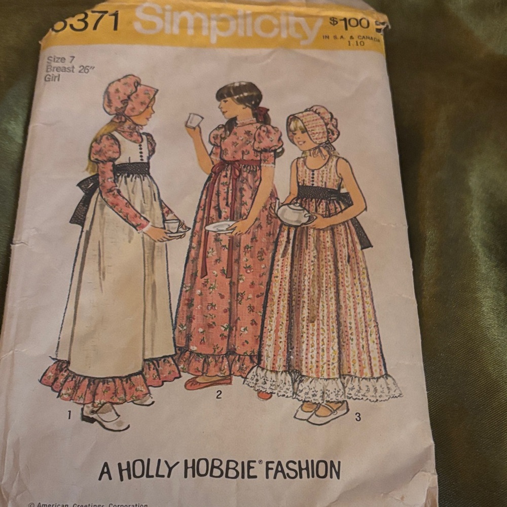 vintage 1974 Simplicity 6371 sewing pattern for a girl's Holly Hobbie dress,